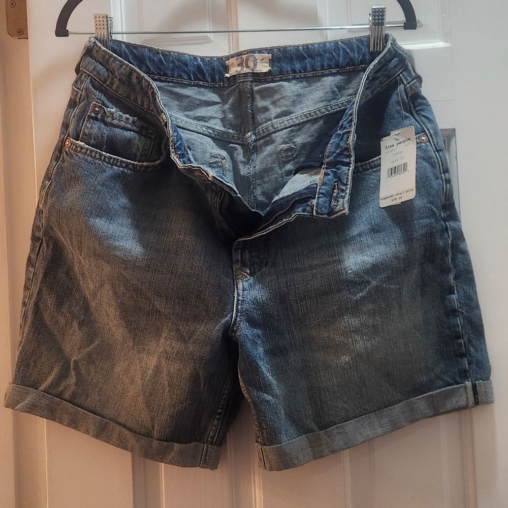 FREE PEOPLE jean shorts 30 NWT